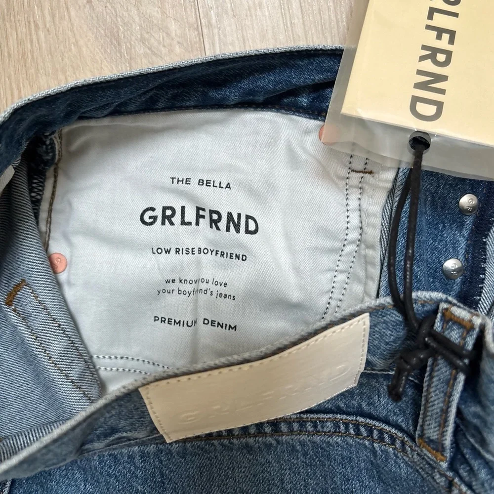 GRLFRND The Bella Low Rise Boyfriend Women Jeans - Picture 2 of 4